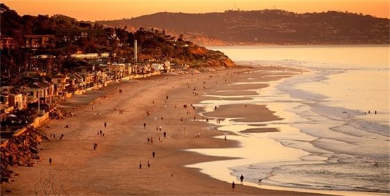 del mar beach by aaron chang
