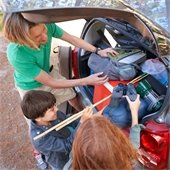 family packing car
